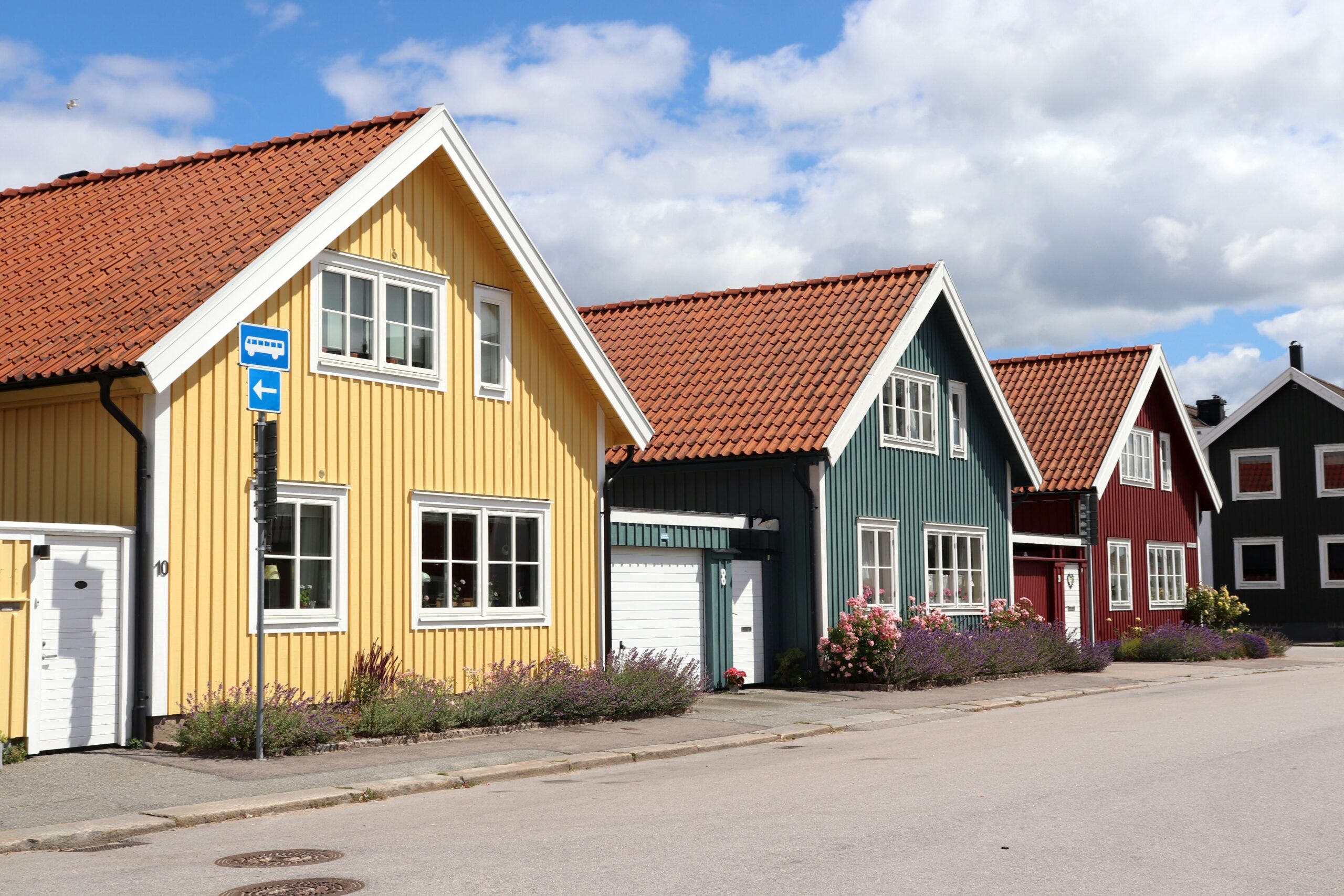 Nymålade fasader